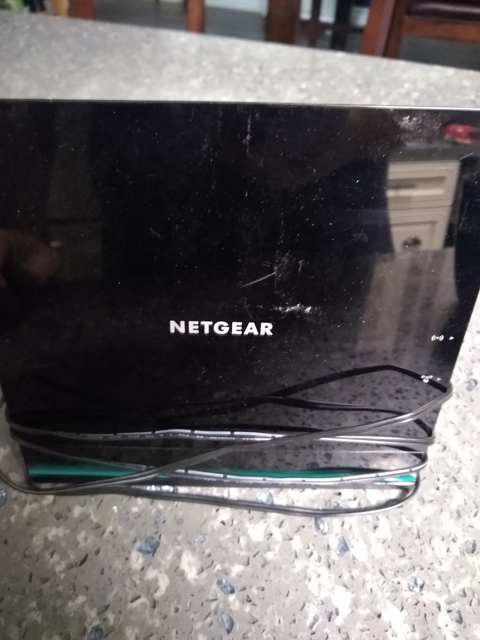 Netgear R6100 router