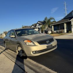Nissan Altima