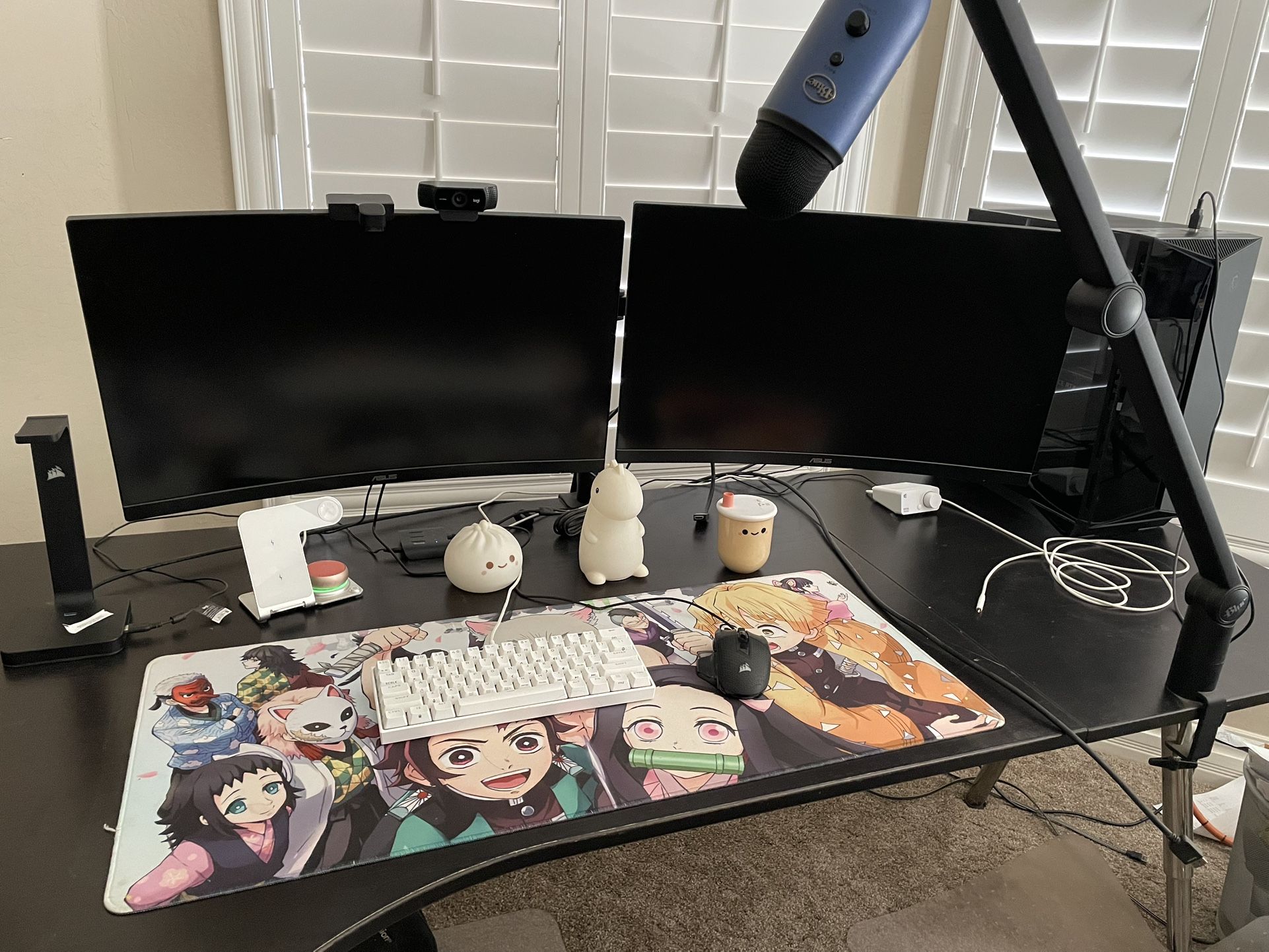 2 Curved ASUS Tuf Gaming Monitors 27”