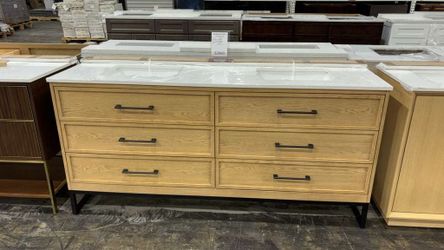 Brand New Luxury Bathroom Vanity