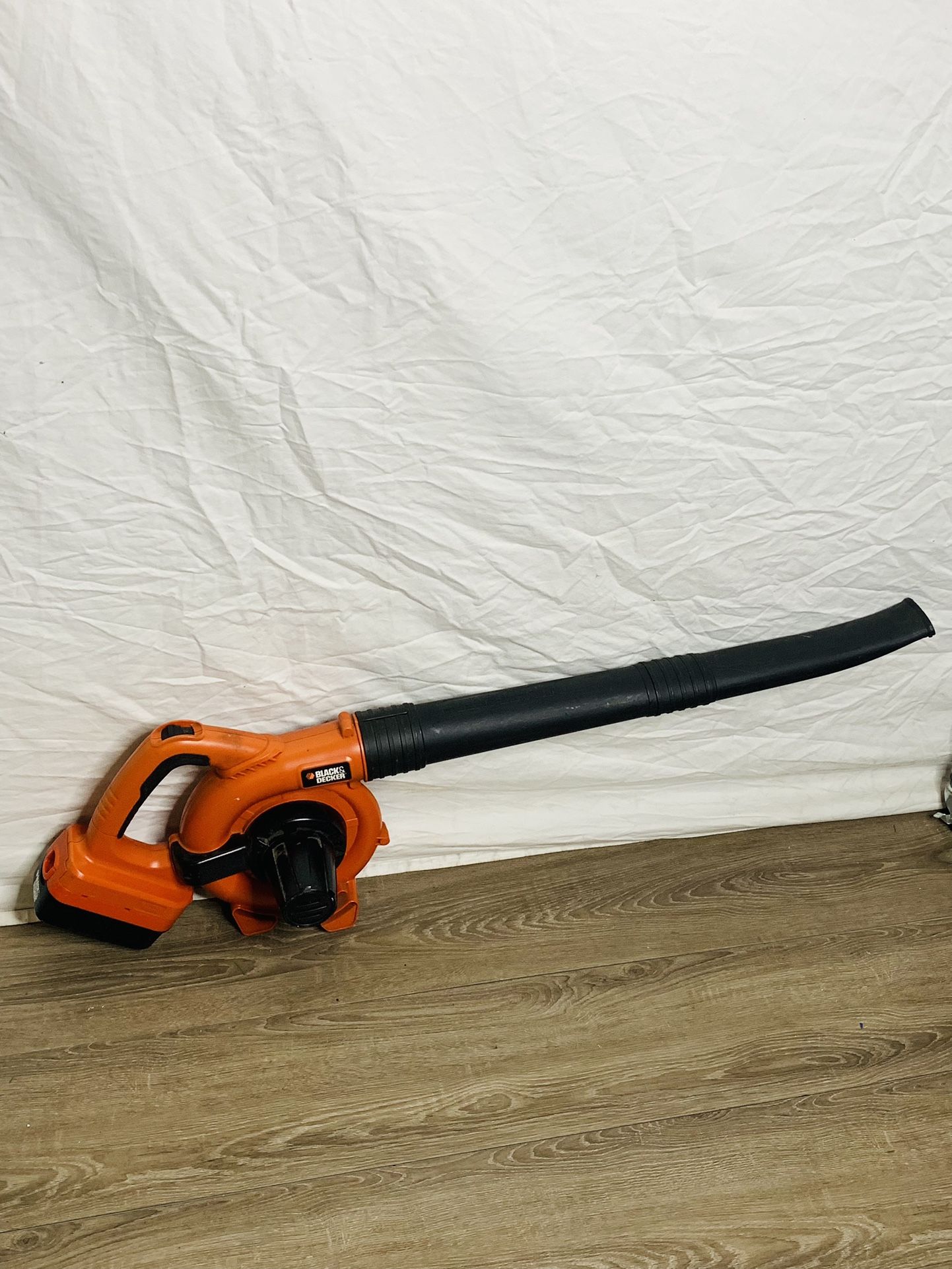Black & Decker 18v Cordless Leaf Blower NSW18 (NO CHARGER)