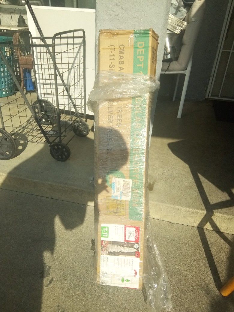 Holiday Times 6 Ft Tinsel Silver X Mas Pre Lit