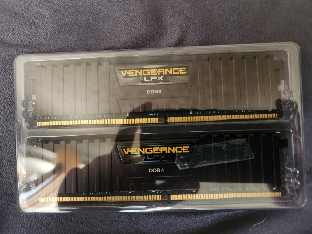 CORSAIR VENGEANCE LPX DDR4 RAM 32GB (2x16GB) 3200MHz