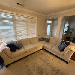 Couch 132 x 104 x 40