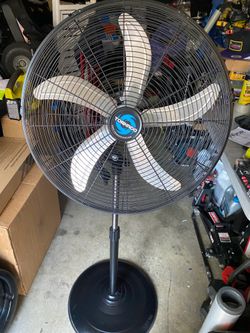 20" INDUSTRIAL FAN IN EXCELLENT WORKING CONDITION LIKE NEW