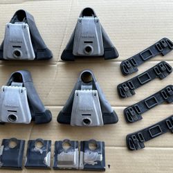 Yakima Q Towers w/ Lock Housings & Clips.