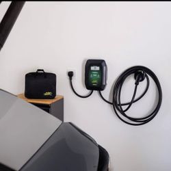 Battery Tender eCharge 40 AMP EV Charger 