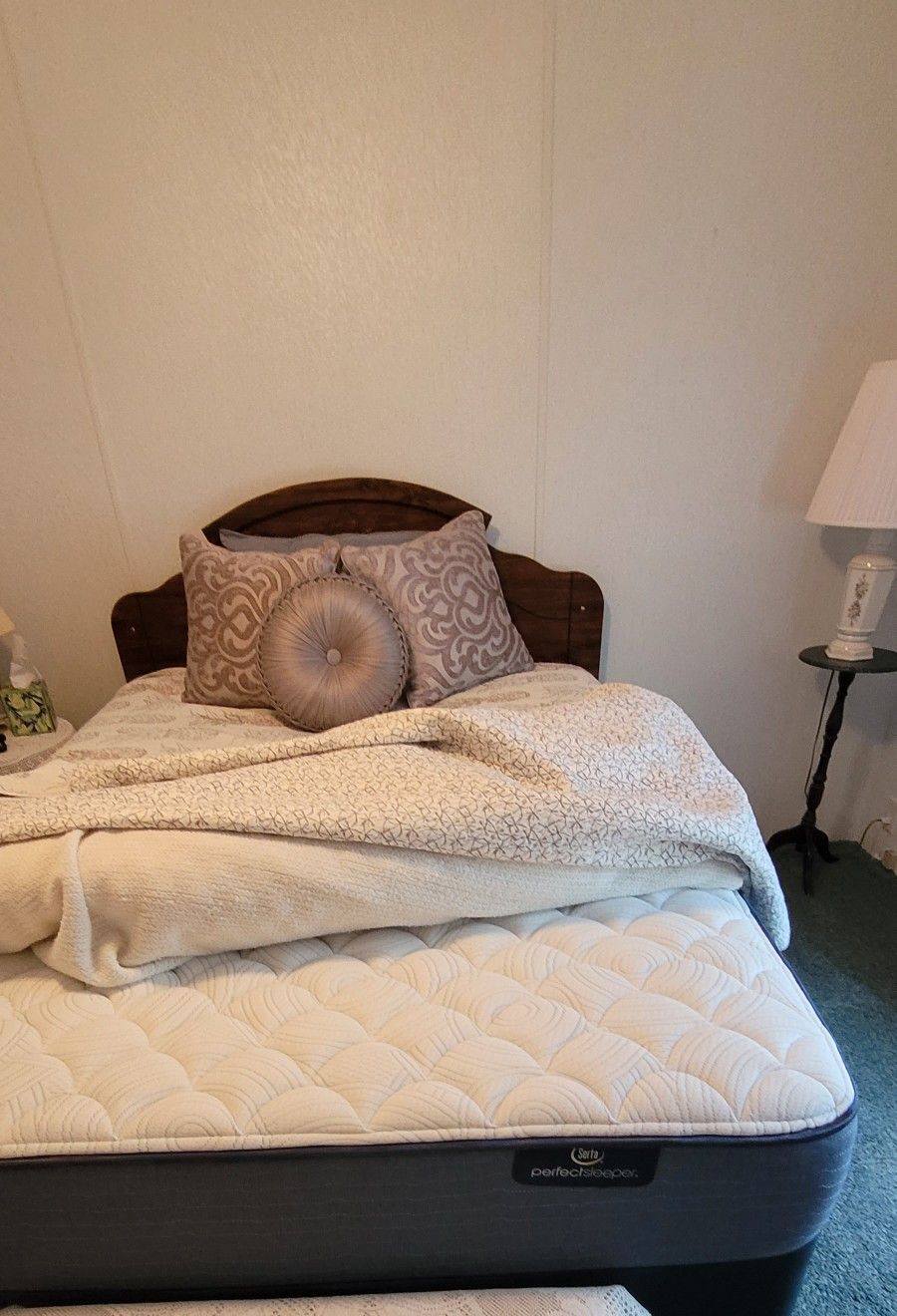 Queen Size Mattress And Boxspring