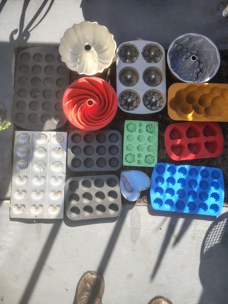Silicone And Aluminum Baking Forms