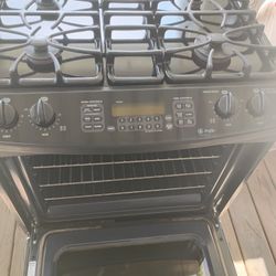 GE Profile 30” Dual Fuel Slide-In Range (Gas Cooktop + Electric Convection Oven) – Works Great