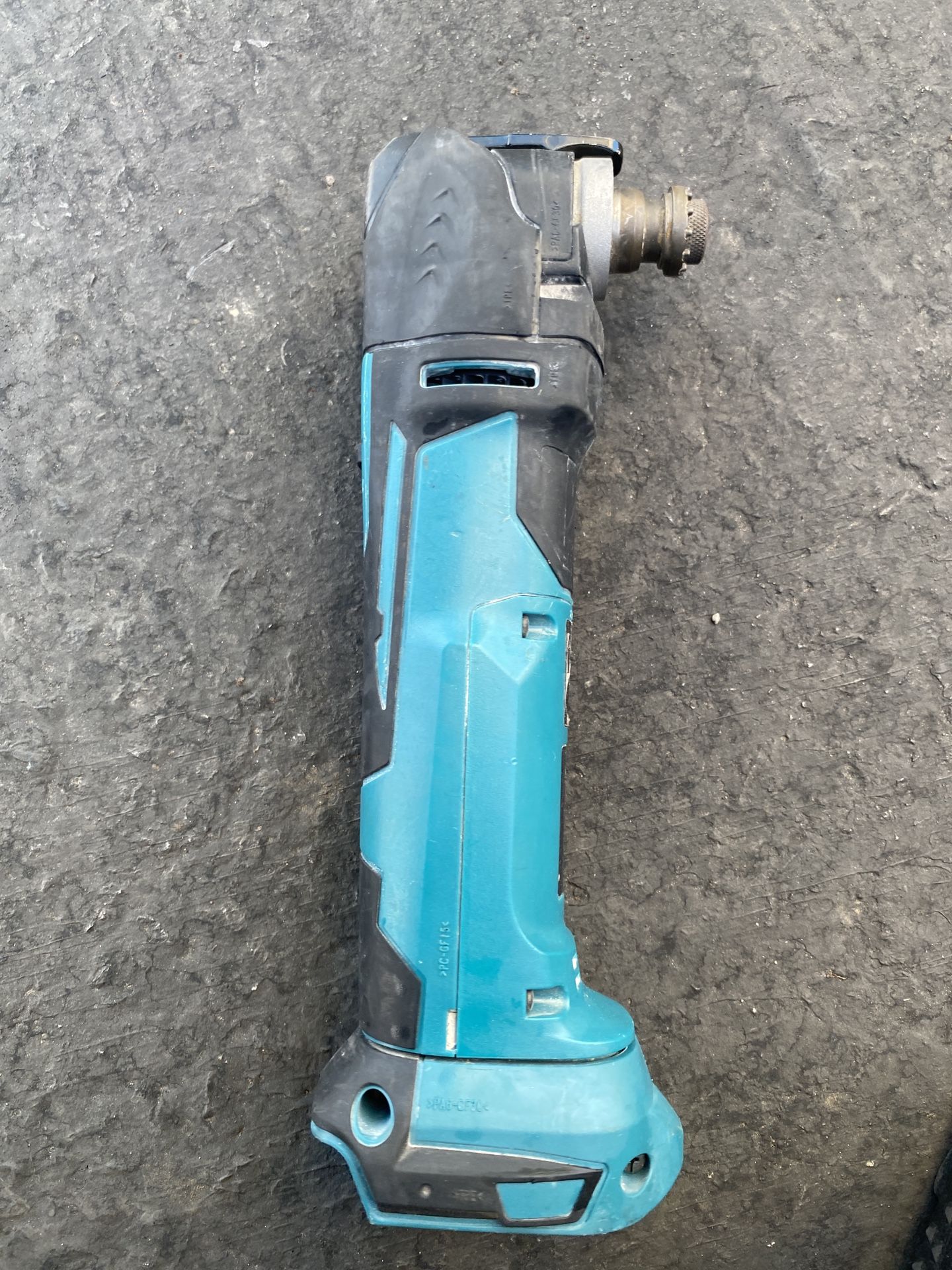 Makita Multitool Oscillating Tool XMT03 18v LTX