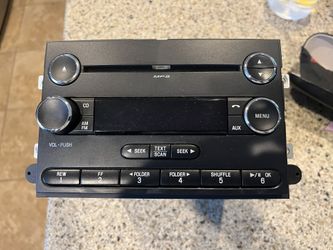 Ford F250/F350 Stock Radio