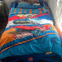 Hot Wheels Twin Bed With Mattress Matching Sheet Set And Comforter 