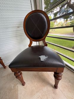 4 Wooden Chairs