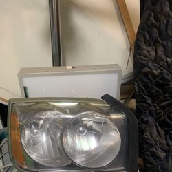 2005 Dodge Dakota Right Side Headlight