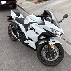 2020 Kawasaki Ninja 400 with only 790 miles