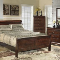 Alisdair Dark Brown Sleigh Bedroom Set


