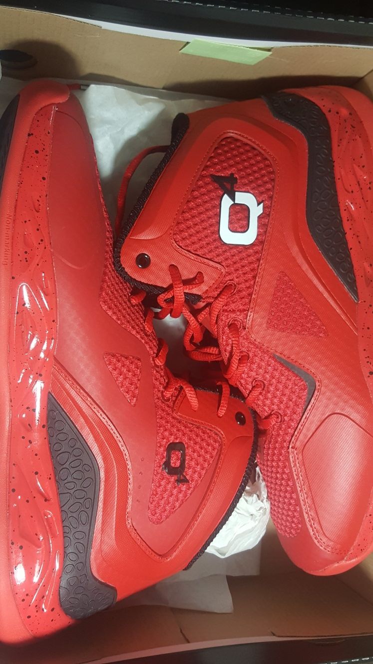 Q4 basketball shoe size 12.5
