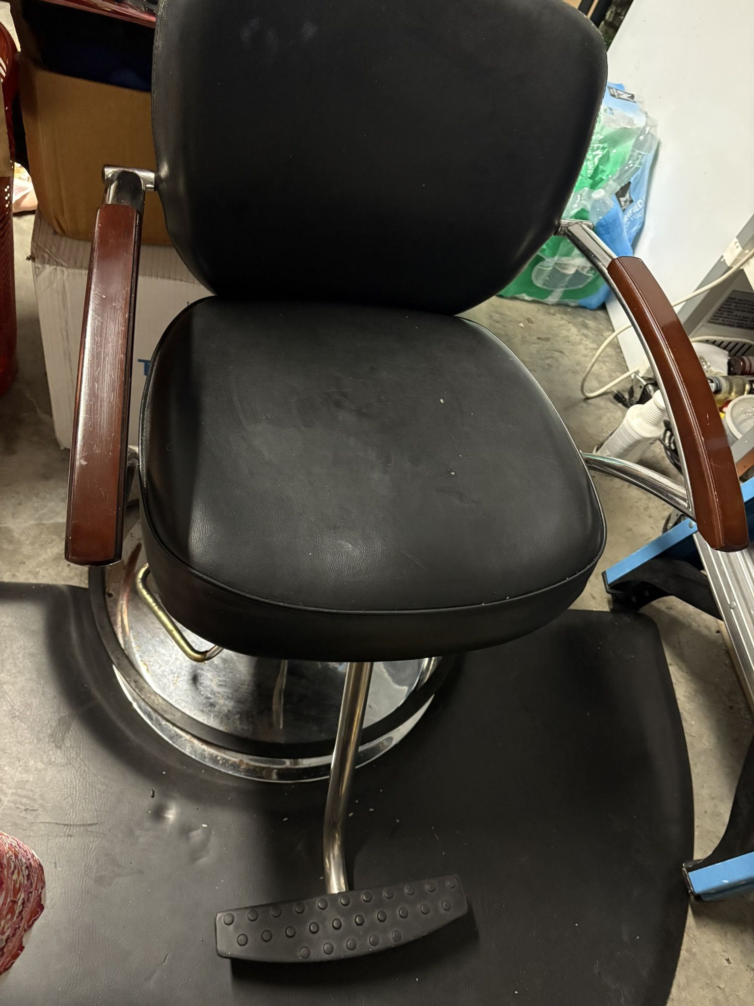 Salon Stylist Chair