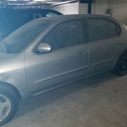 Infiniti I30 Year 2000 FOR PARTS ONLY!!!!