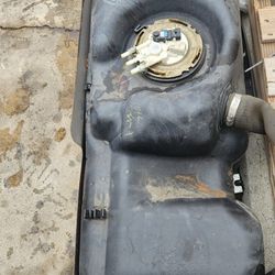 Gmc Denali Gas Tank & Front Bumper