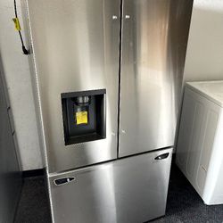 New LG Counter Depth Stainless Steel Refrigerator And Bottom Freezer 
