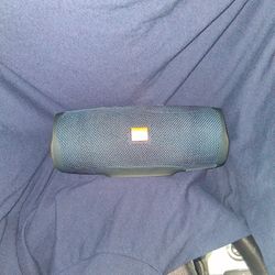 JBL   CHARGE 4