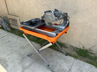 RIDGID 12 Amp 8 in. Blade Corded Wet Tile Saw w/Stand