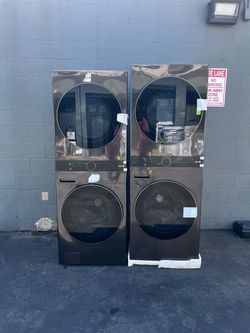 LG WashTower Stacked SMART Laundry Center 4.5 Cu.Ft. Front Load Washer & 7.4 Cu.Ft. Electric Dryer in Black Steel w/ Steam