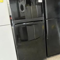 KENMORE TOP FREEZER REFRIGERATOR IN BLACK