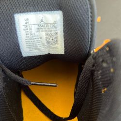 4 Y Jordan Nike Dunk Like New!! Shoes 