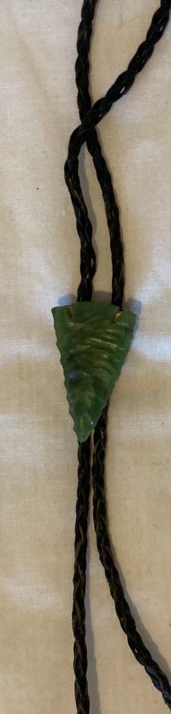 Vintage Metal Bolo Tie, Bennett, Nice Green Arrowhead and Silver Design, Nice Western Design, 1 1/2" x 1", Quality, Heavy Duty, Country & Western, Cow