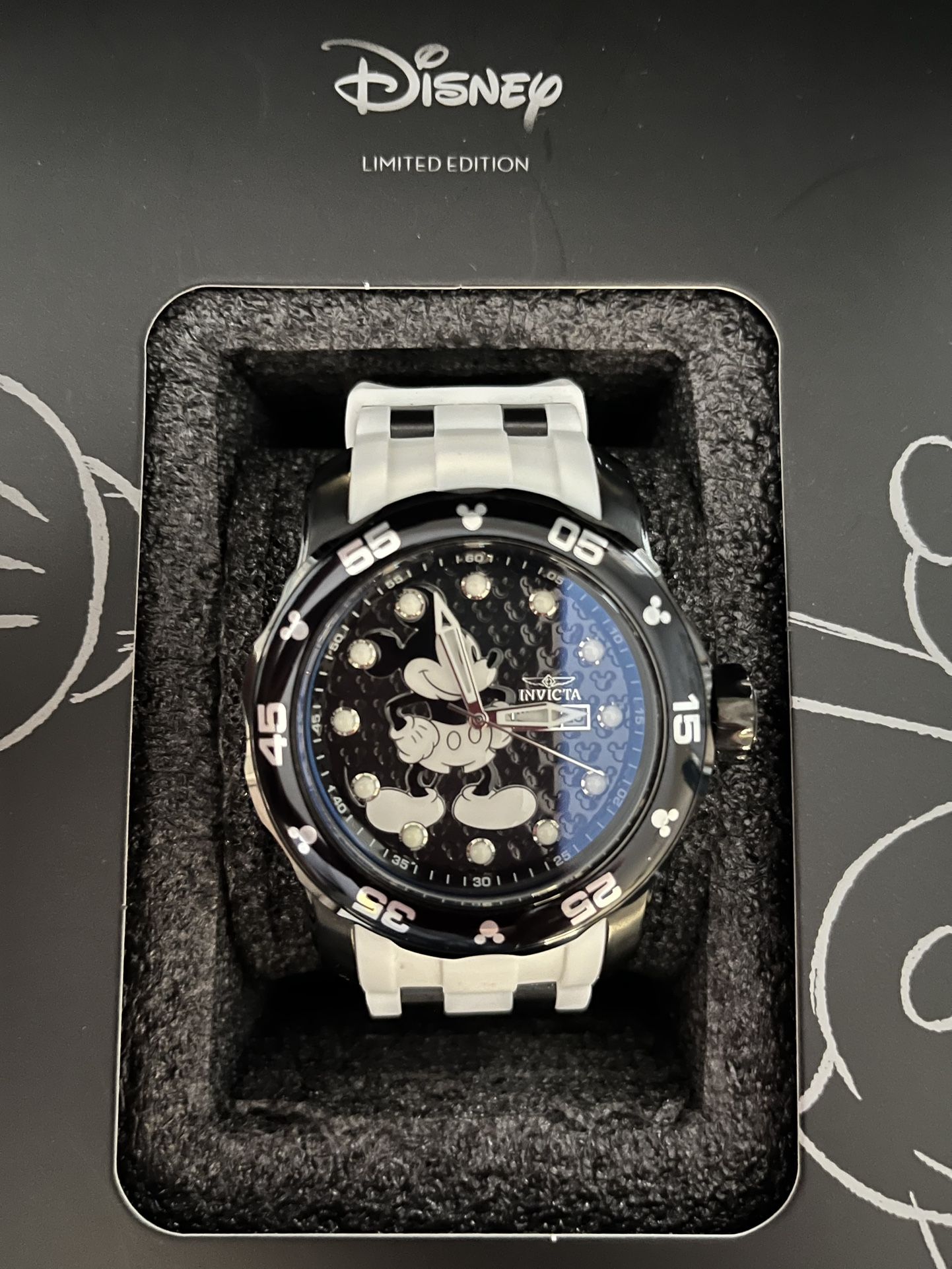 Invicta Pro Diver Disney Limited Edition Disney Limited Edition