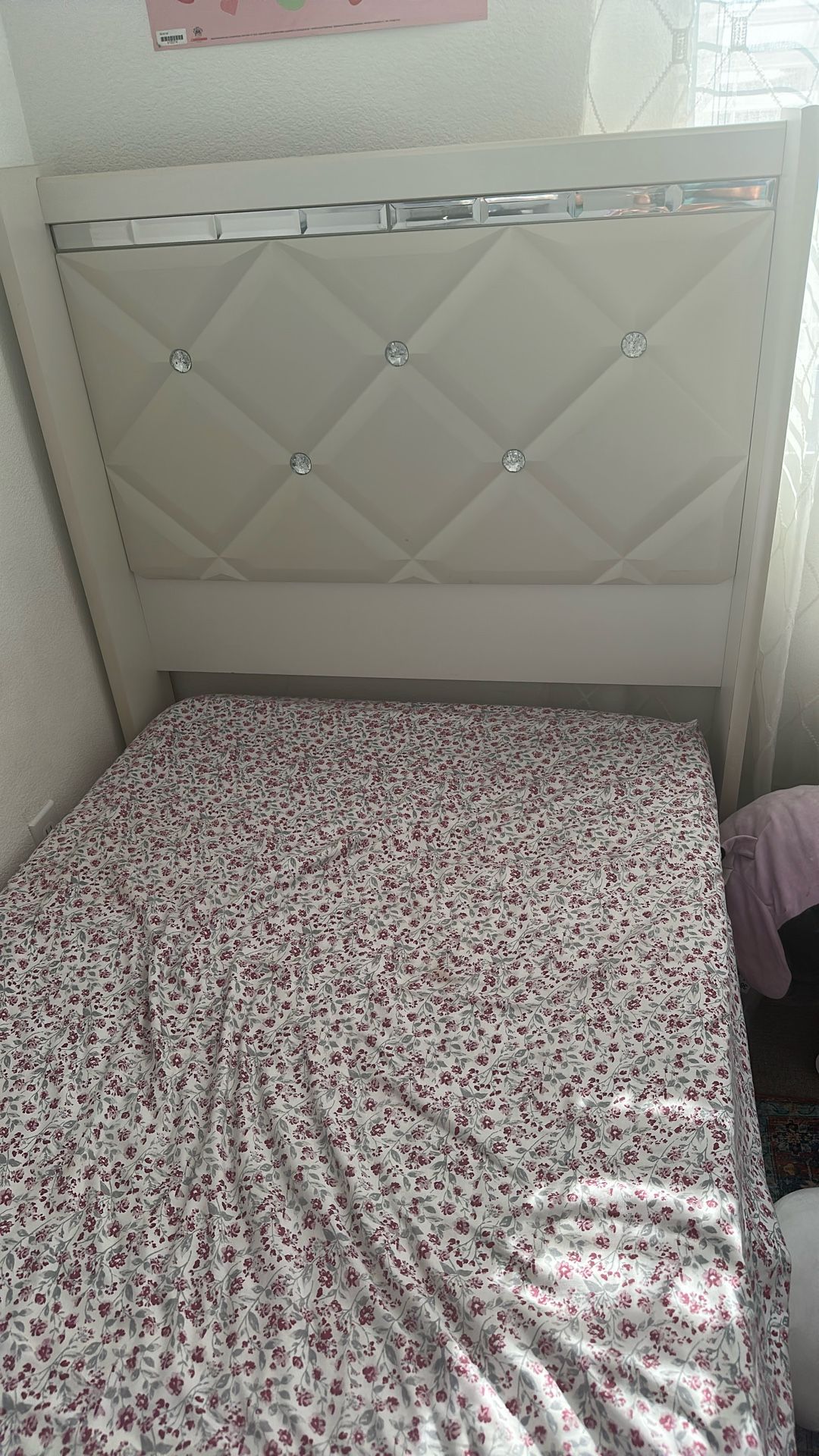 Twins Bed With Matter Asking For $400
