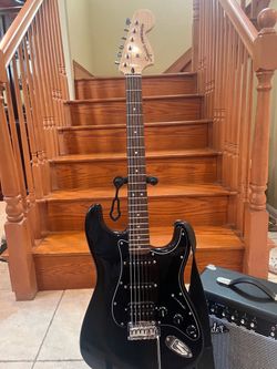 Squier Affinity Stratocaster (Mint) w/ Fender Amp