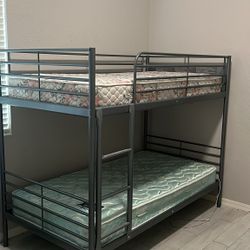 Bunk Bed + 2 Matresses