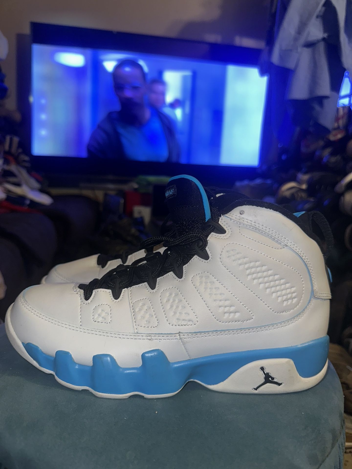 Jordan 9 Retro Powder Blue GS Size 7y Pre Owned