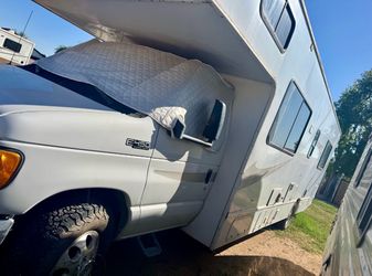 2006 Four Winds Majestic-28 feet (i17 & union hills) —NO trades—MOTIVATED TO SELL