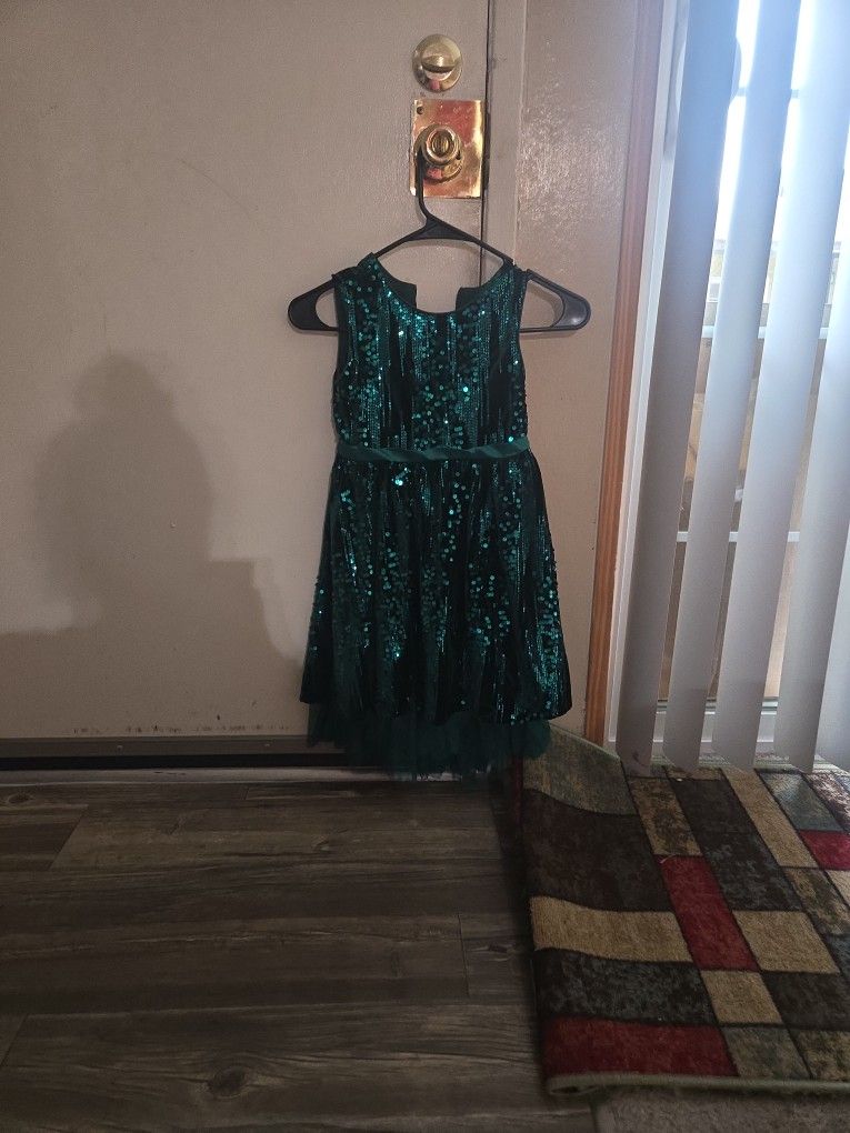 Girl's Christmas Sequin Dress- SIZE 6