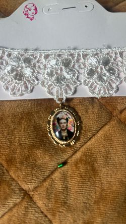 Frida Choker