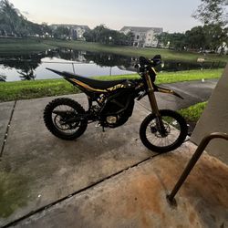 2025 surron ultra bee 