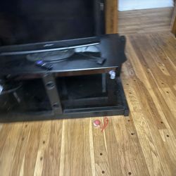 Tv And Stand/Roku