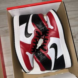 Jordan 1 High Satin Snakeskin Size 7.5W / 6Y