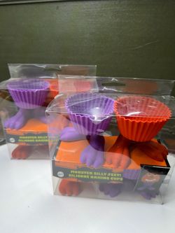 Silicone monster cupcake holders (8)