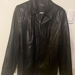 Women's leather jacket Size 10 Like New