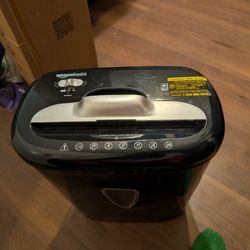 Amazon Basics 8 Sheet Cross Cut Paper Credit Card Shredder