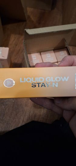 SACHEU Liquid Glow STAY-N Long Wear Illuminator Highlighter – New