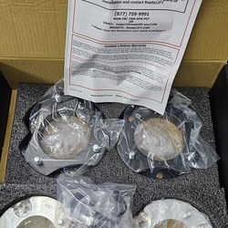 Lift/leveling kit for expedition