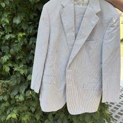 Men’s Ralph Lauren seersucker suit. Size 42 R