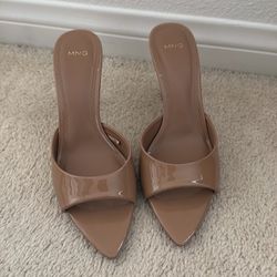 Nude patent heels